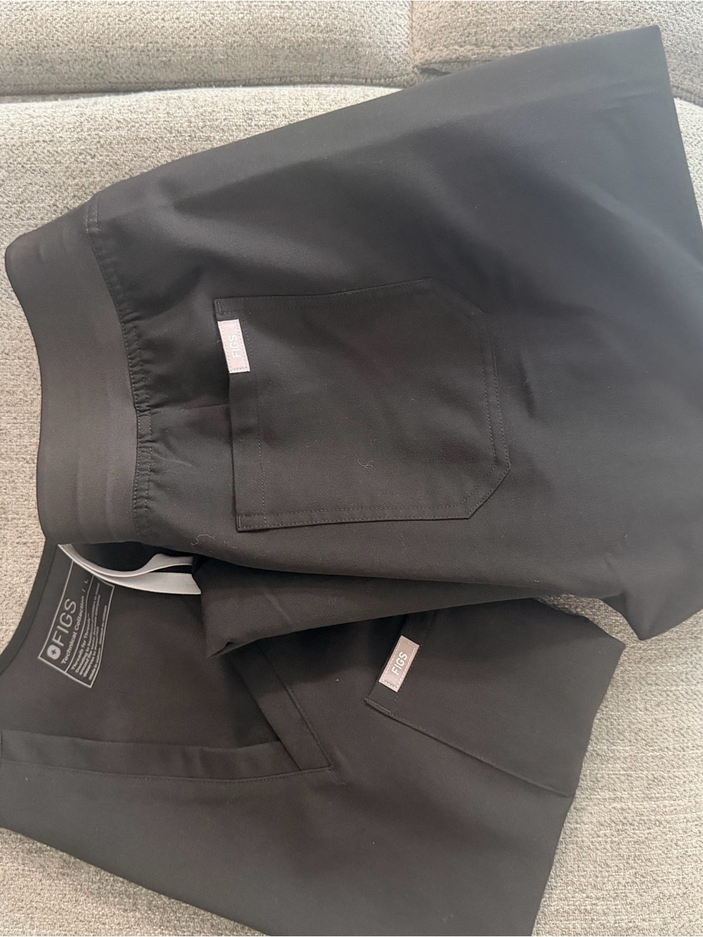 NWOT Figs Black Medical Scrub Set - Classic Two-Piece